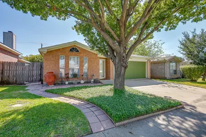 704 Charles City Drive, Arlington, TX 76018 - Photo 2