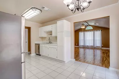 704 Charles City Drive, Arlington, TX 76018 - Photo 8