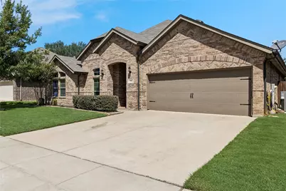 3907 Gentle Breeze Court, Arlington, TX 76017 - Photo 2