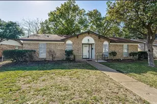 1606 Travis St, Garland, TX 75042 - Photo 2