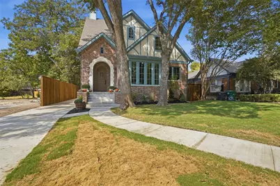 2212 Carleton Avenue, Fort Worth, TX 76107 - Photo 1