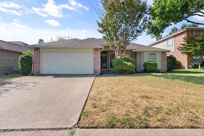 926 Tennis Villa Drive, Arlington, TX 76017 - Photo 1