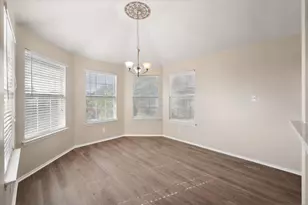 926 Tennis Villa Dr, Arlington, TX 76017 - Photo 8