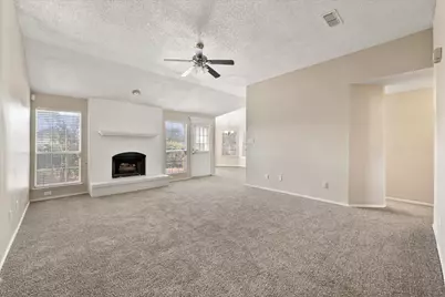 926 Tennis Villa Drive, Arlington, TX 76017 - Photo 2