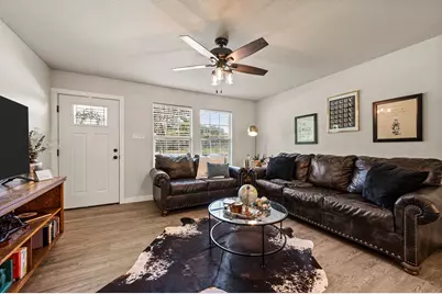 110 Shady Springs Drive, Runaway Bay, TX 76426 - Photo 4