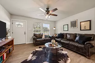 110 Shady Springs Dr, Runaway Bay, TX 76426 - Photo 4
