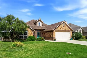 1832 Town Creek Cir, Weatherford, TX 76086 - Photo 2