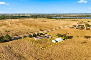 934 Elm Grove Rd, Valley View, TX 76272 - Photo 2