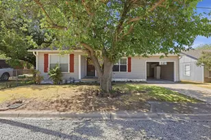 309 Elm St, Whitesboro, TX 76273 - Photo 1