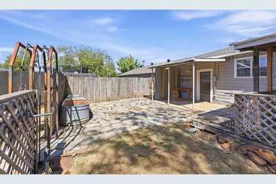 309 Elm Street, Whitesboro, TX 76273 - Photo 28