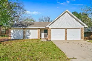 2334 Dartmouth Dr, Grand Prairie, TX 75052 - Photo 1