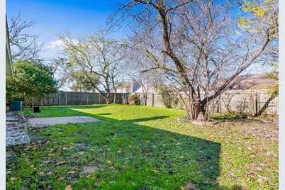 2334 Dartmouth Drive, Grand Prairie, TX 75052 - Photo 10
