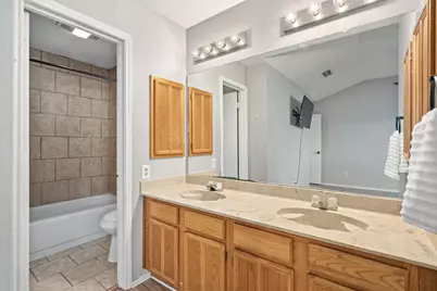 2334 Dartmouth Drive, Grand Prairie, TX 75052 - Photo 6