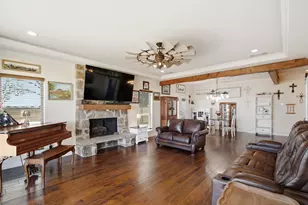 100 Shadle Ridge Ct, Poolville, TX 76487 - Photo 6