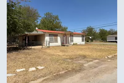 602 Peterson Drive, Jacksboro, TX 76458 - Photo 2