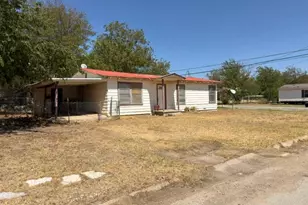 602 Peterson Dr, Jacksboro, TX 76458 - Photo 2