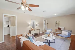 4709 Selkirk Dr, Fort Worth, TX 76109 - Photo 4