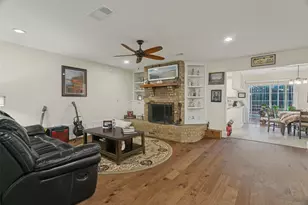 2400 S Bonnie Brae St, Denton, TX 76207 - Photo 6