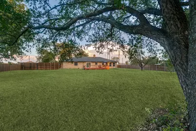 2400 S Bonnie Brae Street, Denton, TX 76207 - Photo 2