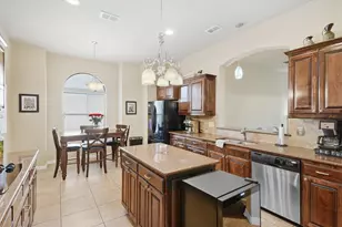 516 Magnolia Pkwy, Benbrook, TX 76126 - Photo 10