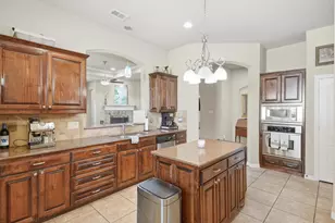516 Magnolia Pkwy, Benbrook, TX 76126 - Photo 12