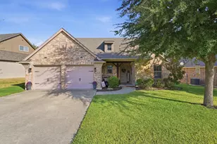 516 Magnolia Pkwy, Benbrook, TX 76126 - Photo 1