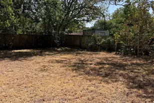 1101 W Chambers St, Cleburne, TX 76033 - Photo 18