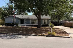 1101 W Chambers St, Cleburne, TX 76033 - Photo 16