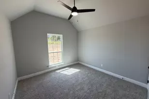 924 Eagles Way, Springtown, TX 76082 - Photo 16