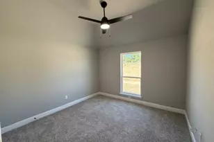 924 Eagles Way, Springtown, TX 76082 - Photo 18
