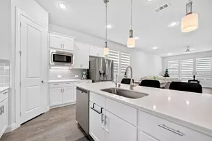 12789 Royal Oaks Ln, Farmers Branch, TX 75234 - Photo 10