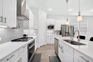12789 Royal Oaks Ln, Farmers Branch, TX 75234 - Photo 14