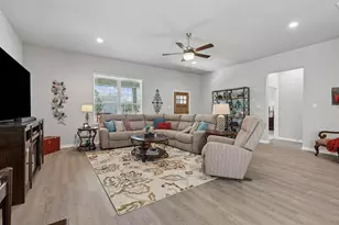 208 W 6th St, Justin, TX 76247 - Photo 8