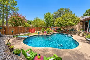 2125 Cambridge Dr, Hurst, TX 76054 - Photo 32