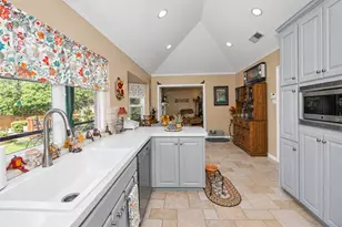 2125 Cambridge Dr, Hurst, TX 76054 - Photo 8
