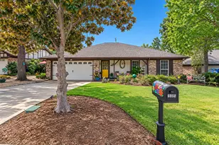 2125 Cambridge Dr, Hurst, TX 76054 - Photo 4