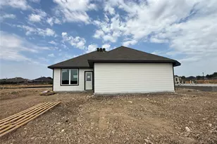 118 Jenjira Wy, McGregor, TX 76657 - Photo 4