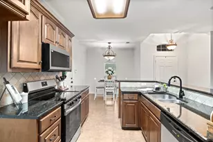 903 E Burnett St, Ennis, TX 75119 - Photo 10