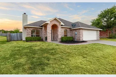 903 E Burnett Street, Ennis, TX 75119 - Photo 2