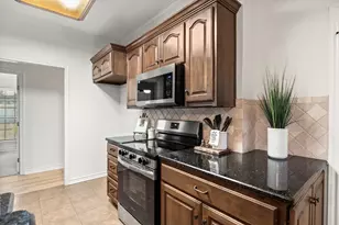 903 E Burnett St, Ennis, TX 75119 - Photo 12