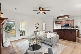 903 E Burnett St, Ennis, TX 75119 - Photo 6