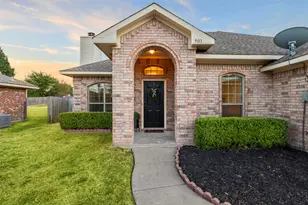 903 E Burnett St, Ennis, TX 75119 - Photo 4
