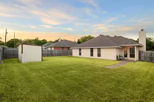 903 E Burnett St, Ennis, TX 75119 - Photo 28