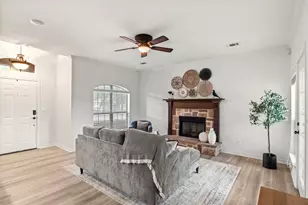 903 E Burnett St, Ennis, TX 75119 - Photo 8