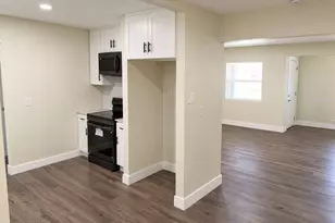 1205 Oak St, Grand Prairie, TX 75050 - Photo 8