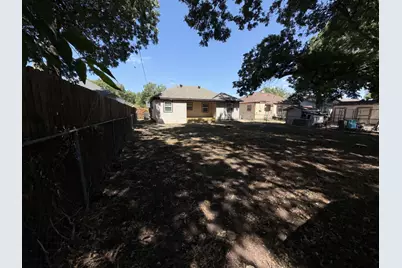 1205 Oak Street, Grand Prairie, TX 75050 - Photo 18