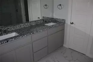 810 Dover, Pilot Point, TX 76258 - Photo 22