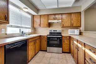 613 Hunters Glen St, Lewisville, TX 75067 - Photo 8