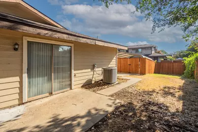 613 Hunters Glen Street, Lewisville, TX 75067 - Photo 20