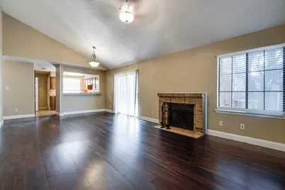 613 Hunters Glen Street, Lewisville, TX 75067 - Photo 6